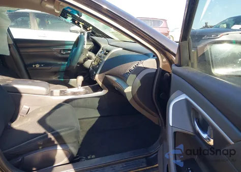 2015 Nissan Altima 2.5 S z USA, uszkodzony, nr VIN 1N4AL3APXFC582176